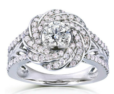 Diamond Round Cut Engagement Ring