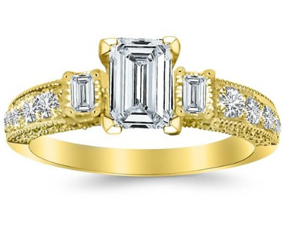 Vintage Sidestone Diamond Engagement Ring