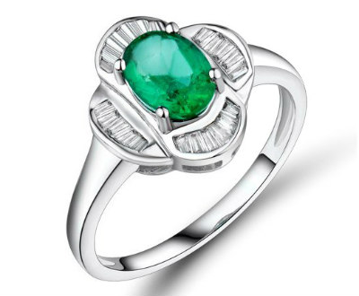 White Gold Emerald Oval Ring