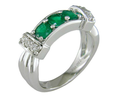 Emerald and Diamond 18KW Ring
